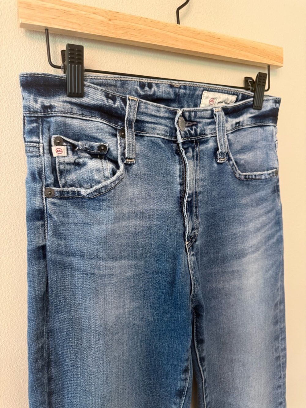 AG Jeans Mari Mid Rise Straight Crop Size 26 Medium Wash - Picture 5 of 13